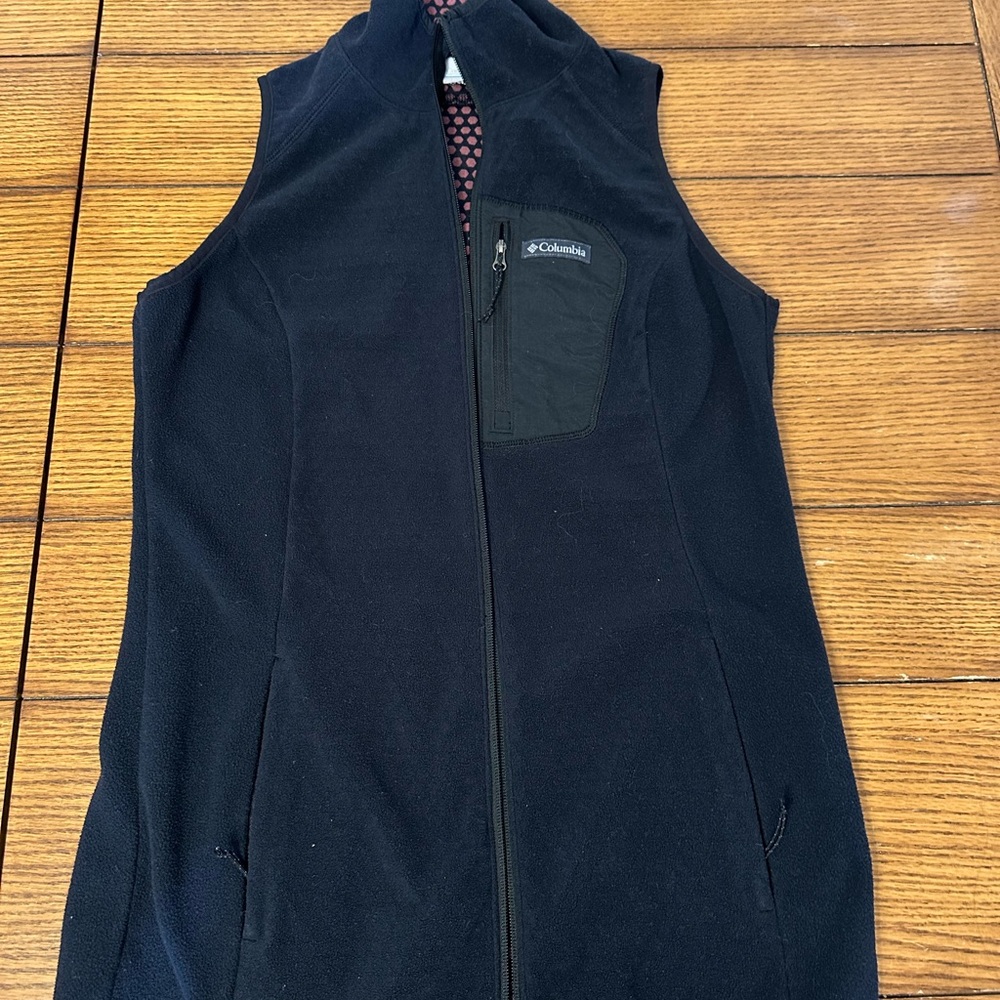 Columbia Brown and Black Patterned Garment